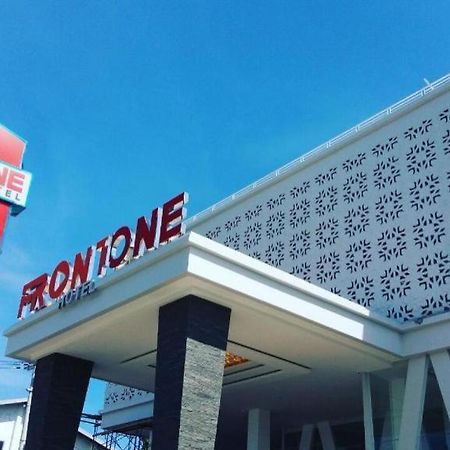 Front One Hotel Pamekasan Madura Exterior photo